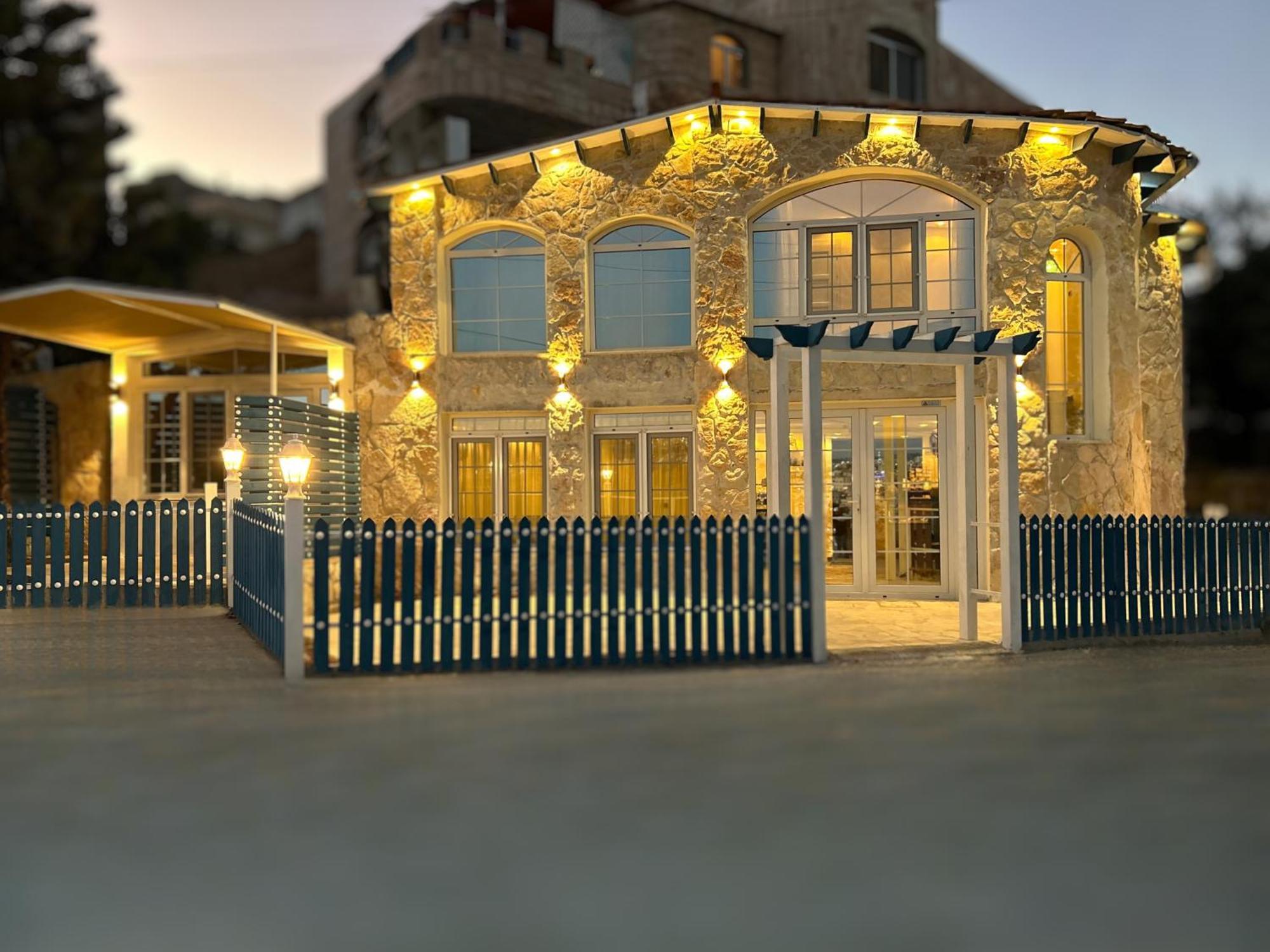 Celestia Boutique Inn - Boutique Stay Overlooking Jerash Ruins Jarash Eksteriør billede