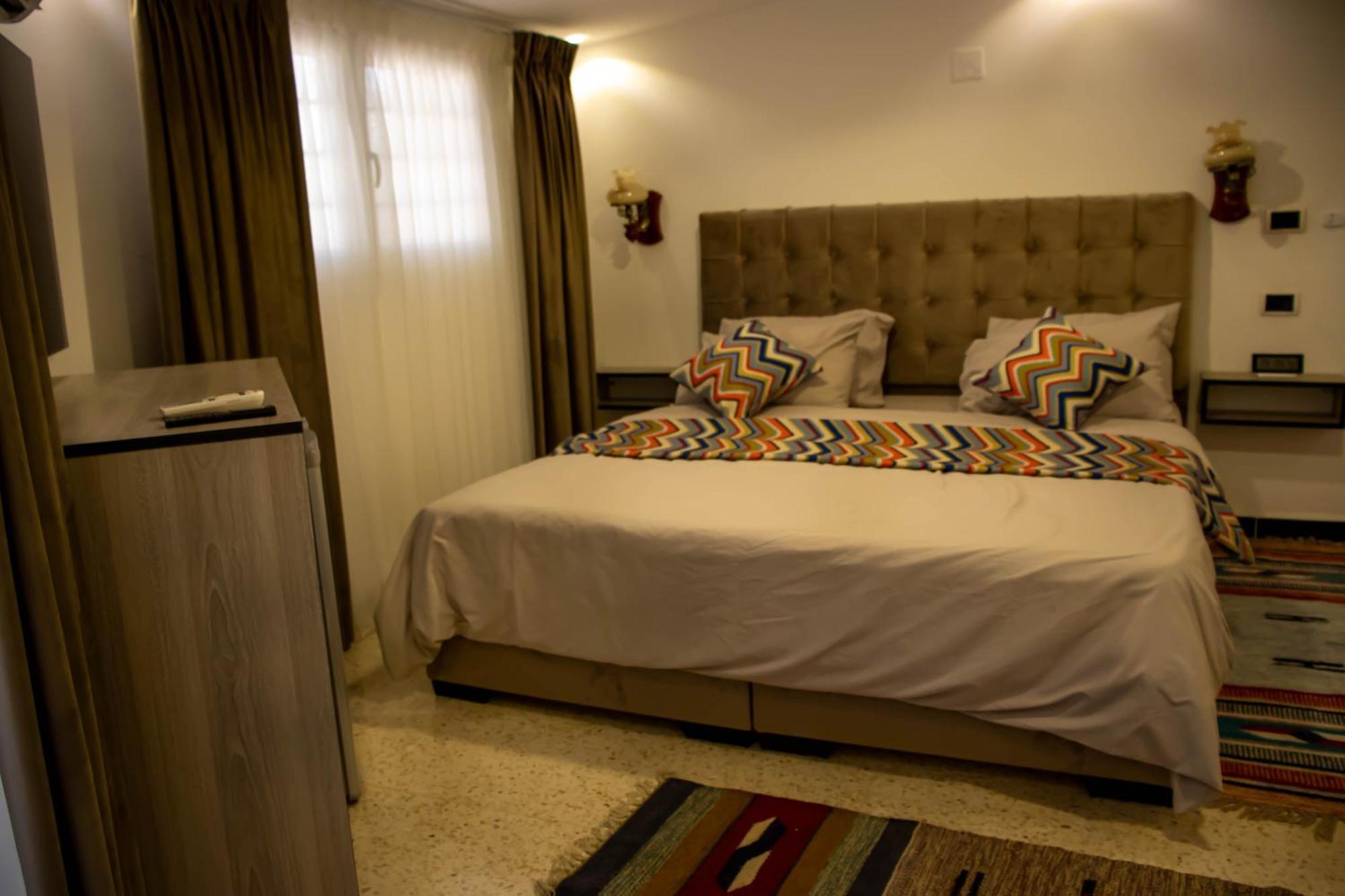 Celestia Boutique Inn - Boutique Stay Overlooking Jerash Ruins Jarash Eksteriør billede
