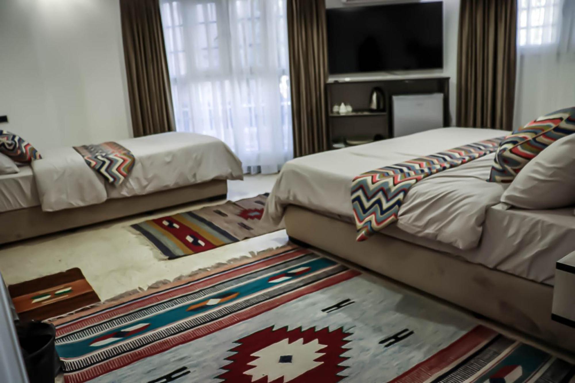 Celestia Boutique Inn - Boutique Stay Overlooking Jerash Ruins Jarash Værelse billede