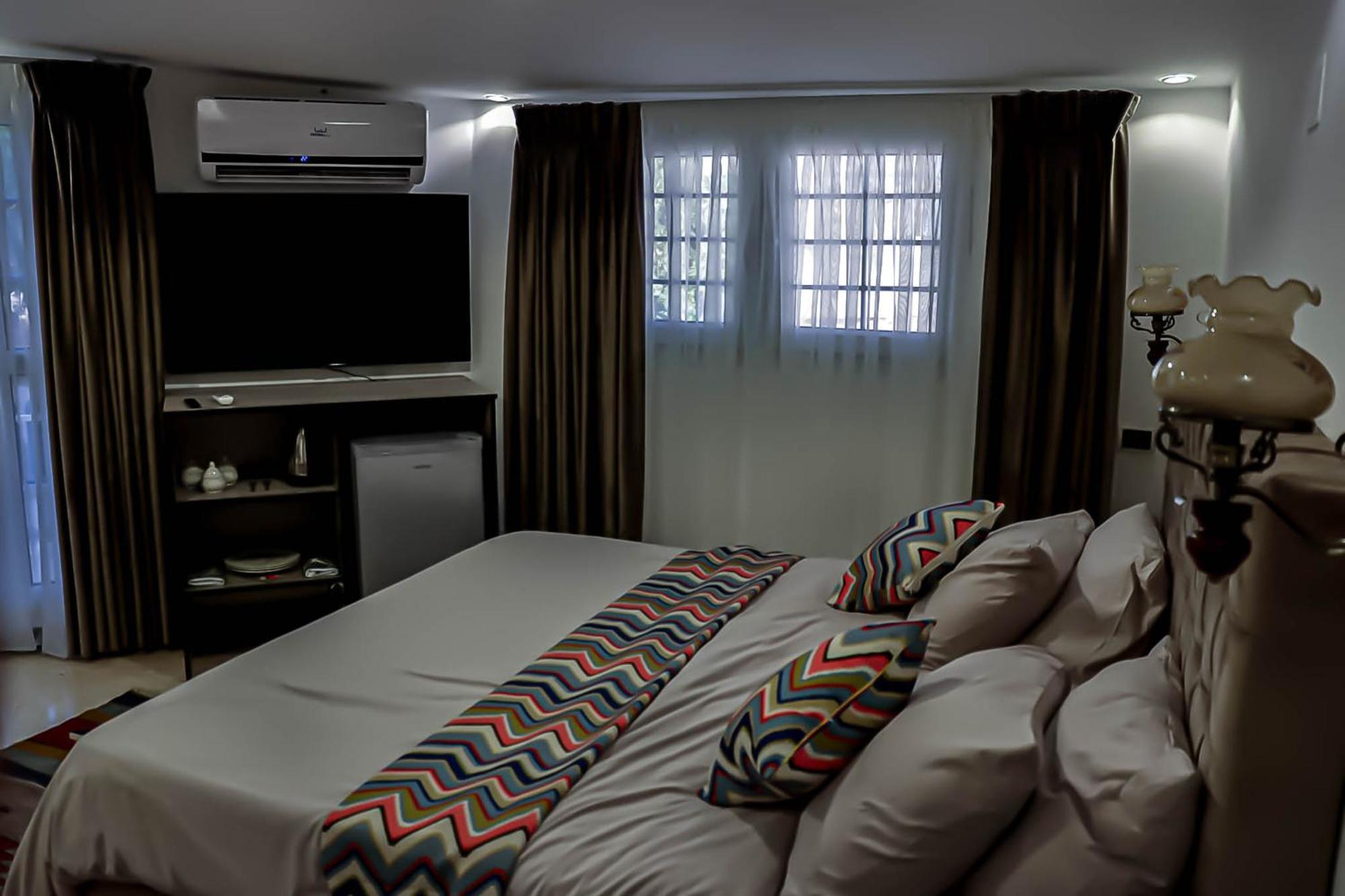 Celestia Boutique Inn - Boutique Stay Overlooking Jerash Ruins Jarash Eksteriør billede