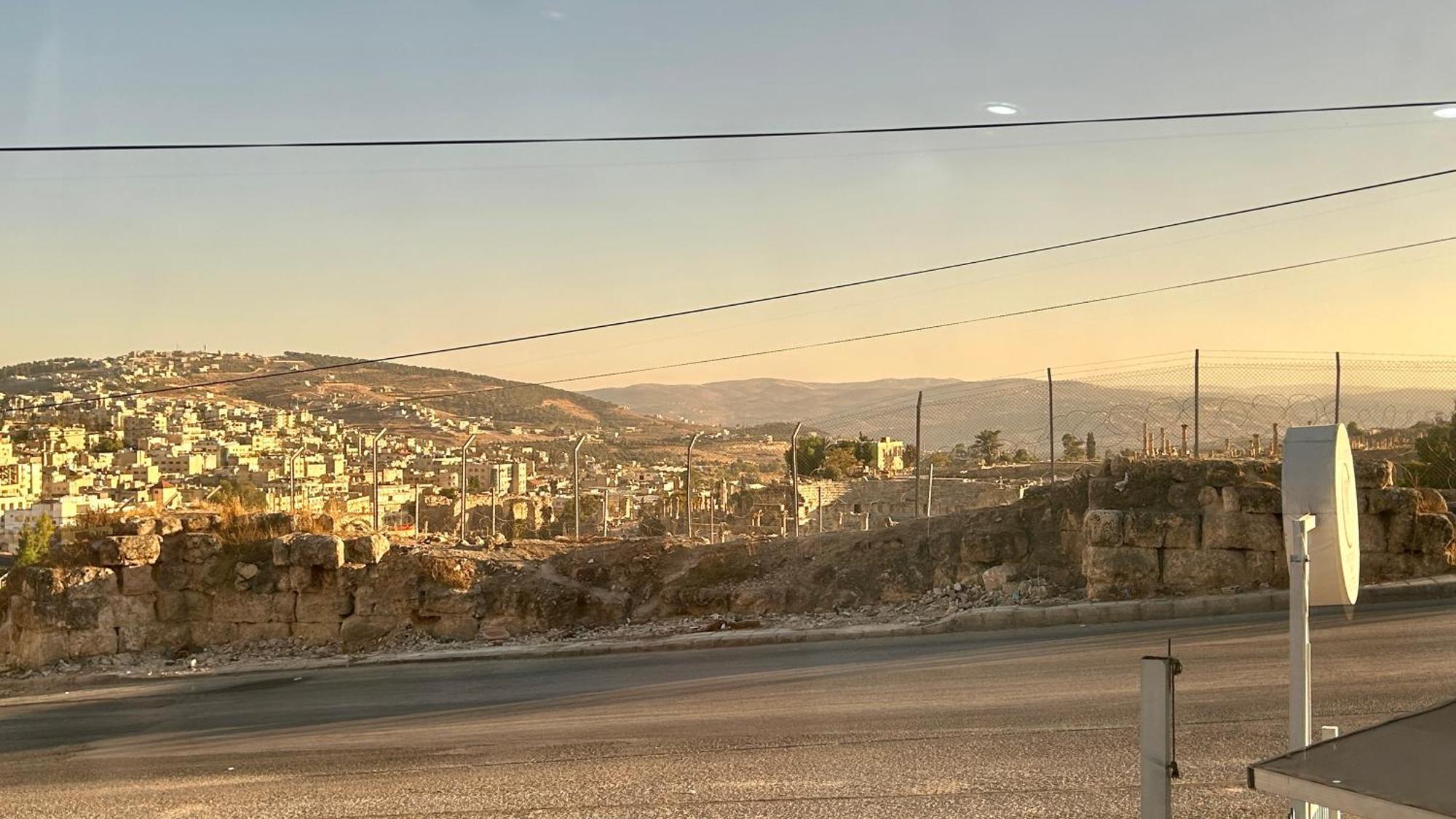 Celestia Boutique Inn - Boutique Stay Overlooking Jerash Ruins Jarash Eksteriør billede